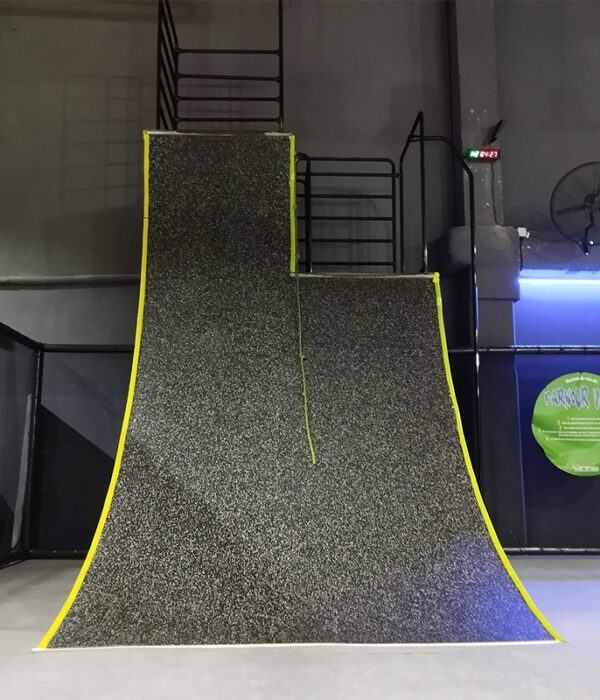 ¡Llega hasta la cima como un auténtico maestro del Parkour!